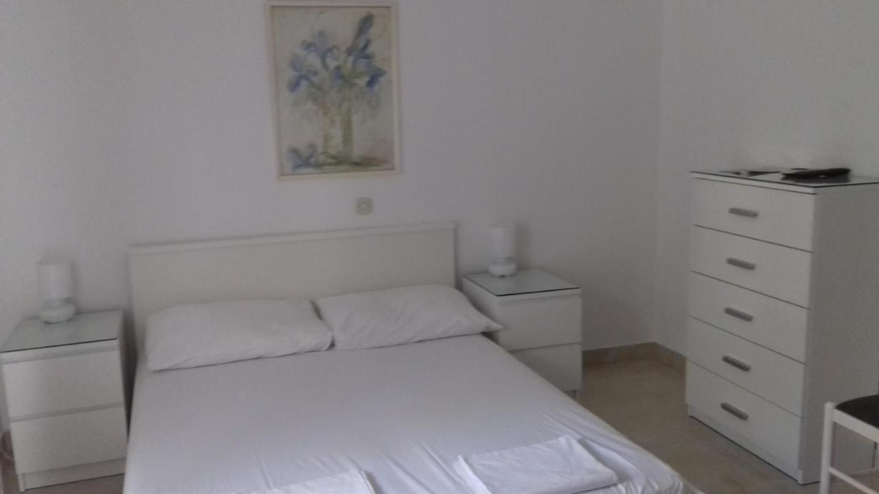 Apartments Lara พอดโกรา ภายนอก รูปภาพ